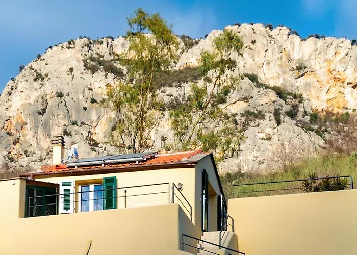 Ca Eucalipto 3* Finale Ligure